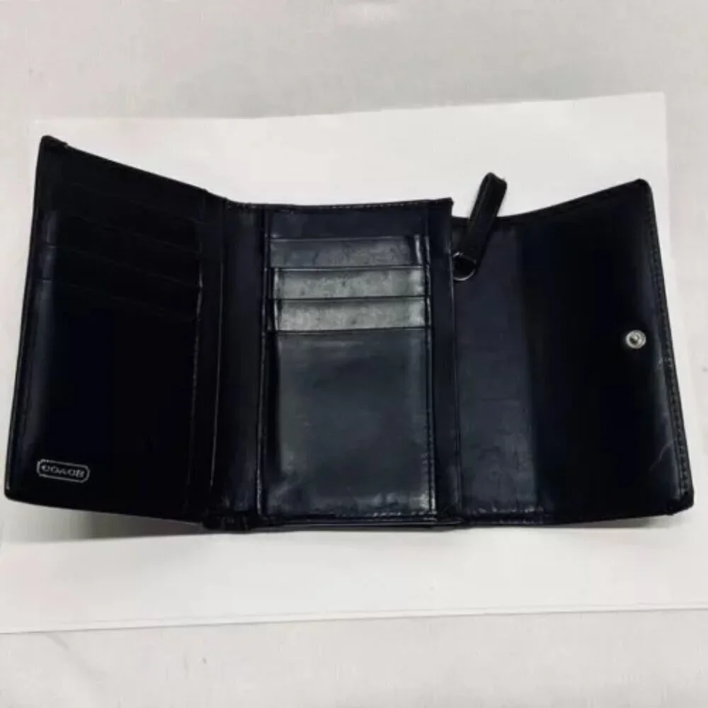 Coach Women's Black Leather Trifold Wallet Snap Front Medium Size Good Condition